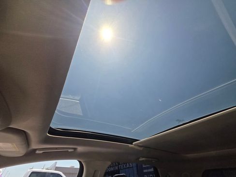Used 2017 Ford Edge Titanium w/ Equipment Group 301A FWD image 7
