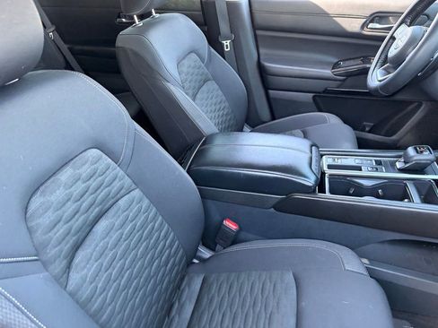Certified 2022 Nissan Pathfinder SV FWD image 11
