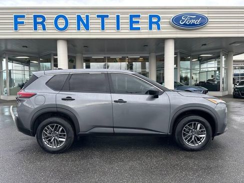 Used 2023 Nissan Rogue S image 1