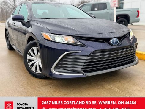 Used 2022 Toyota Camry LE image 1