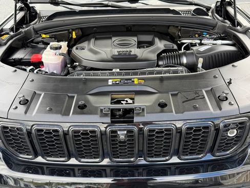 Used 2024 Jeep Grand Cherokee Overland w/ Adv Protech Group III AWD/4WD image 42