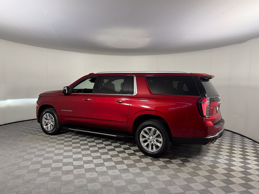 Used 2025 Chevrolet Suburban Premier AWD/4WD image 10
