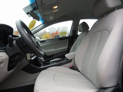 Used 2019 Hyundai Sonata SE image 11