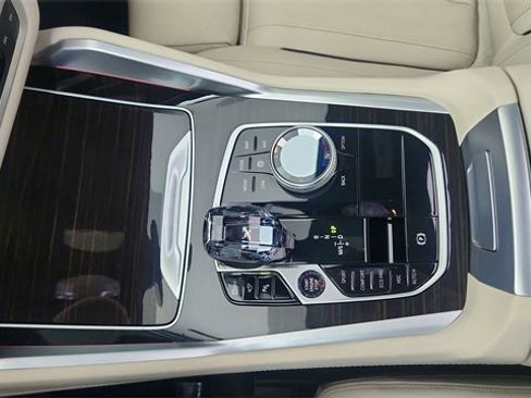 Used 2023 BMW X6 xDrive40i w/ Executive Package image 56