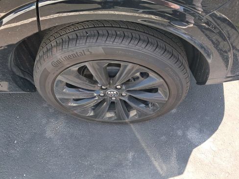 Used 2025 Buick Envista Sport Touring w/ Experience Buick Package FWD image 9