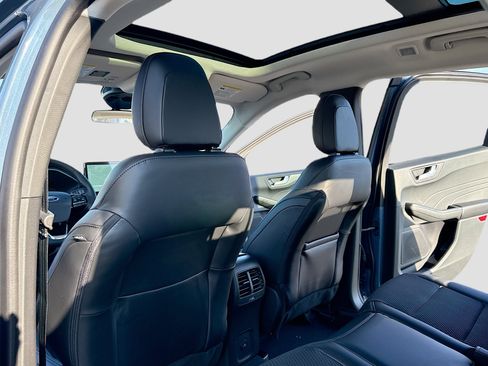 New 2026 Ford Escape SE w/ Class II Trailer Tow Package image 6