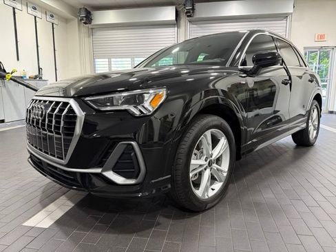 Used 2023 Audi Q3 2.0T Premium Plus w/ Premium Plus Package AWD/4WD image 1