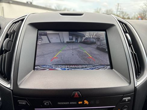 Used 2019 Ford Edge Titanium w/ Equipment Group 301A AWD/4WD image 21