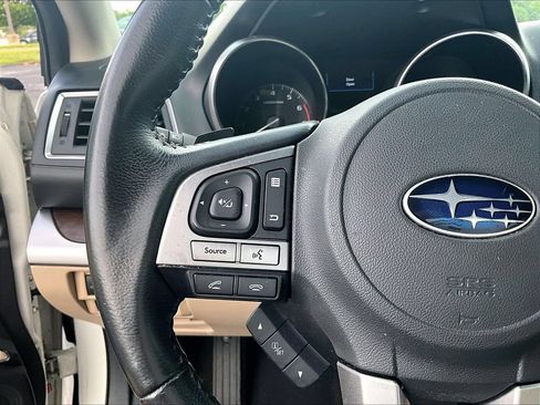 Used 2017 Subaru Outback 2.5i Limited AWD/4WD image 18