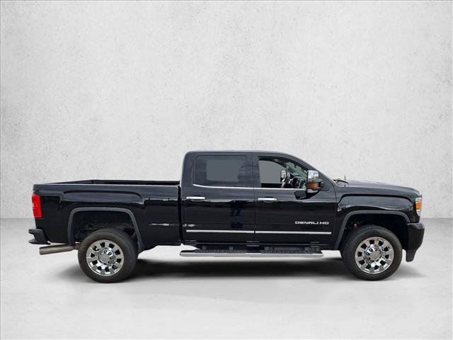 Used 2016 GMC Sierra 2500 Denali w/ Duramax Plus Package AWD/4WD image 4
