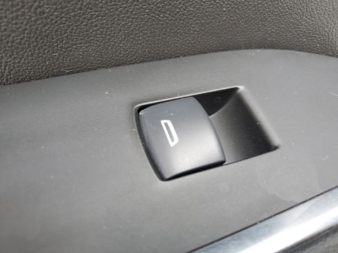 Used 2025 GMC Sierra 1500 SLT w/ SLT Premium Plus Package image 14