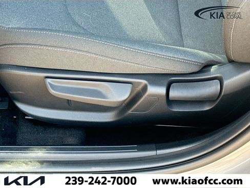 New 2025 Kia K4 LXS image 23