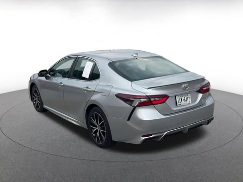 Used 2024 Toyota Camry SE FWD image 9