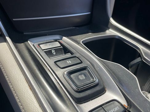 Used 2018 Honda Accord Touring image 8