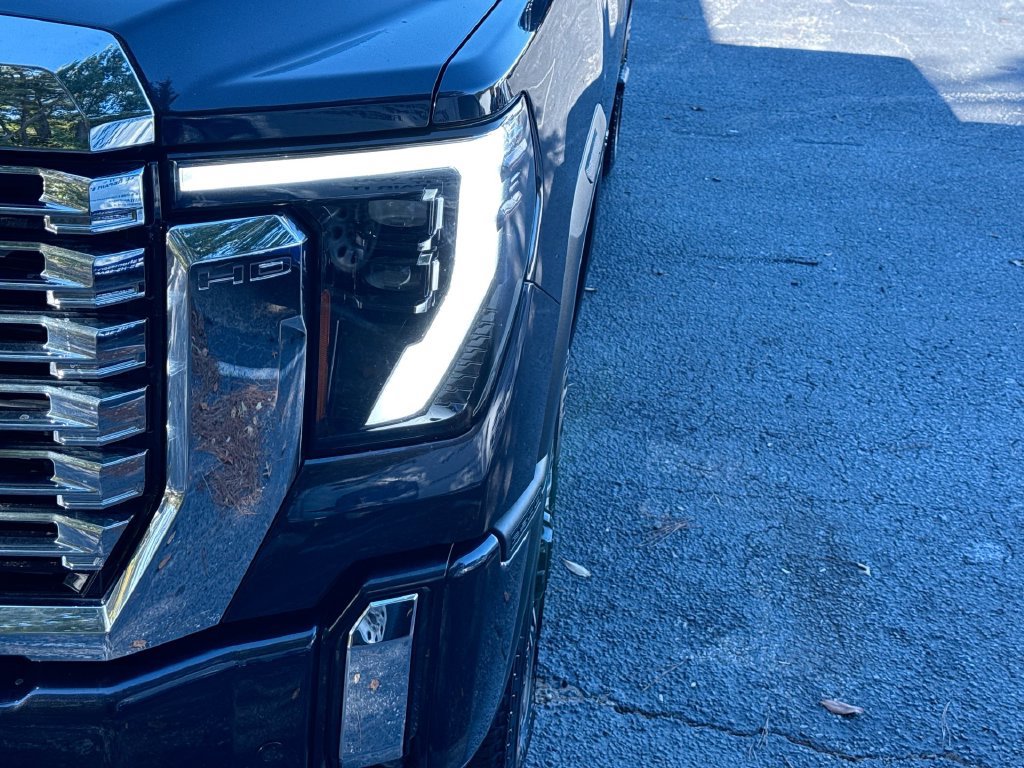 Used 2024 GMC Sierra 2500 Denali w/ Denali Reserve Package AWD/4WD image 10