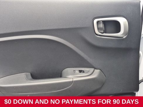 Used 2025 Hyundai Venue SEL FWD image 26