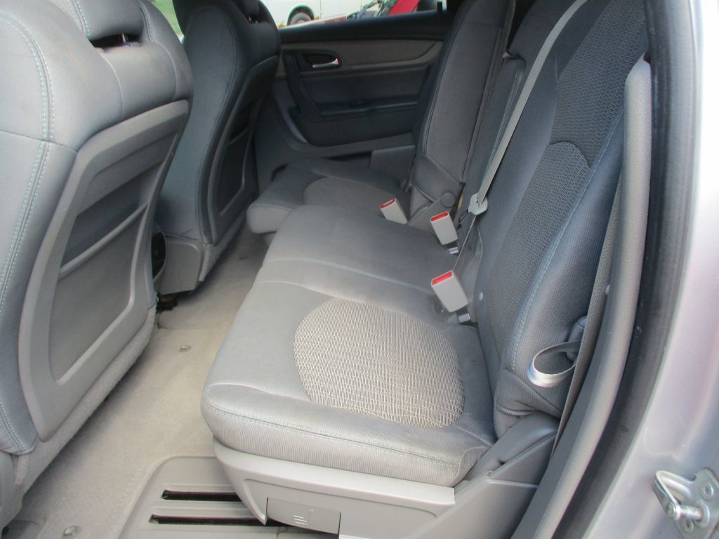 Used 2014 Chevrolet Traverse LS FWD image 9