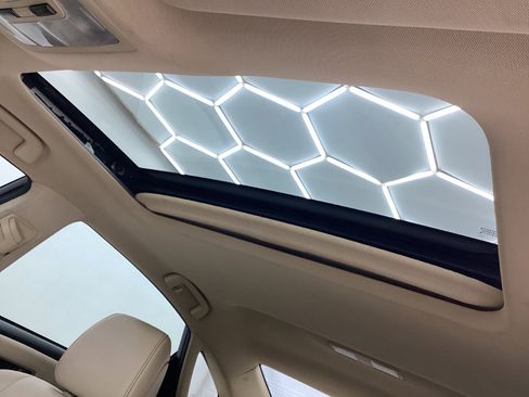 Used 2013 Toyota Avalon Limited image 42