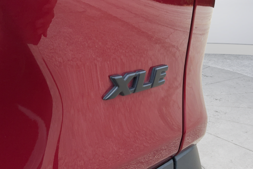 Used 2025 Toyota RAV4 XLE Premium FWD image 28