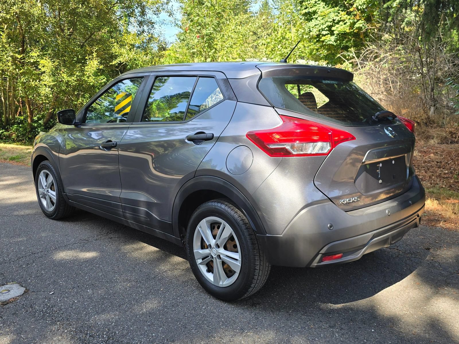 Used 2020 Nissan Kicks S FWD image 3