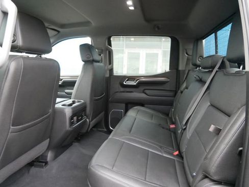 Used 2022 Chevrolet Silverado 1500 LT Trail Boss w/ Convenience Package II image 8