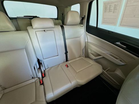Used 2018 Volkswagen Atlas SE w/ R-Line Package FWD image 14