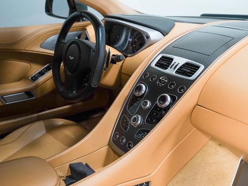 Used 2017 Aston Martin Vanquish Coupe image 33