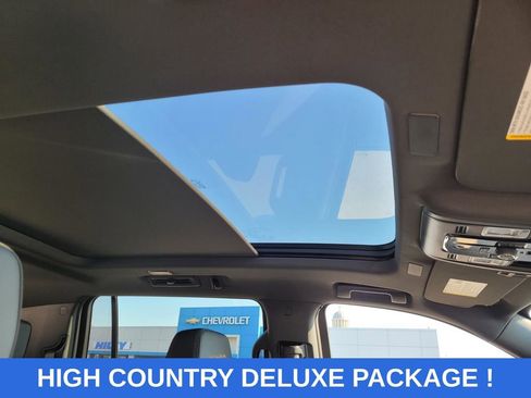 New 2026 Chevrolet Suburban High Country image 7