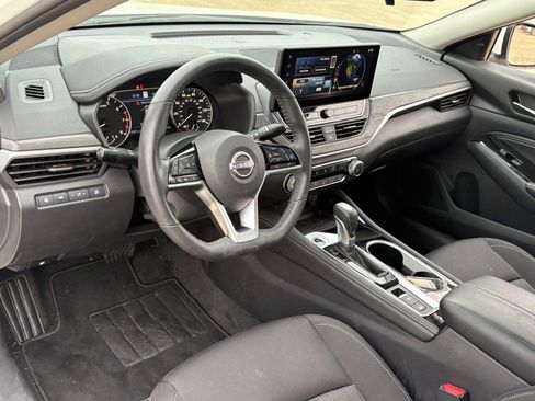 Certified 2023 Nissan Altima 2.5 SV w/ SV Premium Package image 13