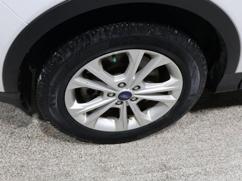 Used 2018 Ford Escape SE w/ SE Sync 3 Package image 10