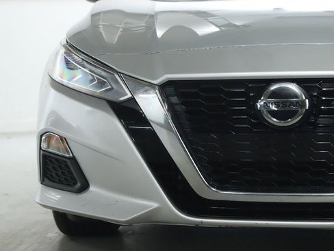 Used 2021 Nissan Altima 2.5 SV w/ SV Premium Package image 7