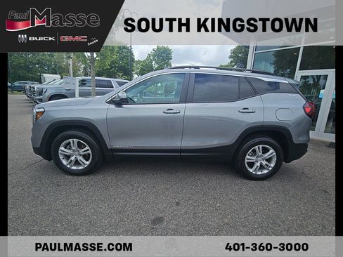 Used 2023 GMC Terrain SLE w/ Driver Convenience Package AWD/4WD image 4