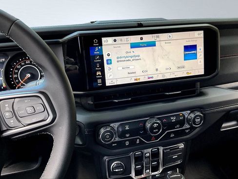 New 2025 Jeep Gladiator Rubicon image 7