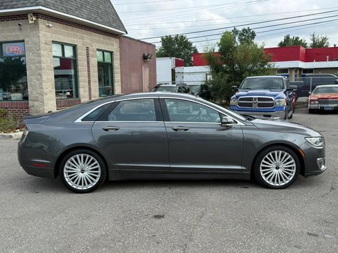 Used 2017 Lincoln MKZ Reserve w/ Luxury Package AWD/4WD image 4