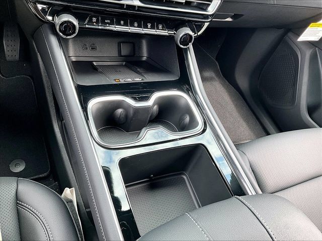 New 2027 Chevrolet Traverse LT w/ Midnight/Sport Edition AWD/4WD image 16