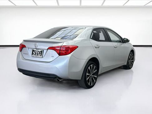 Used 2018 Toyota Corolla SE FWD image 4