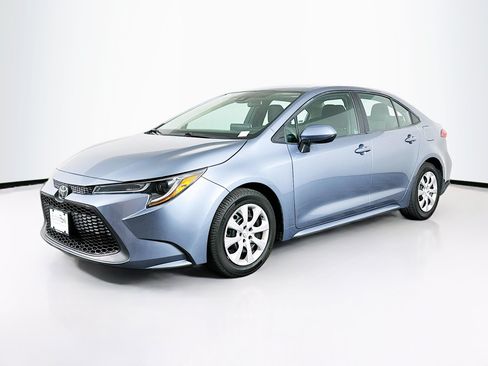 Used 2020 Toyota Corolla LE w/ Carpet Mat Package (TMS) FWD image 3