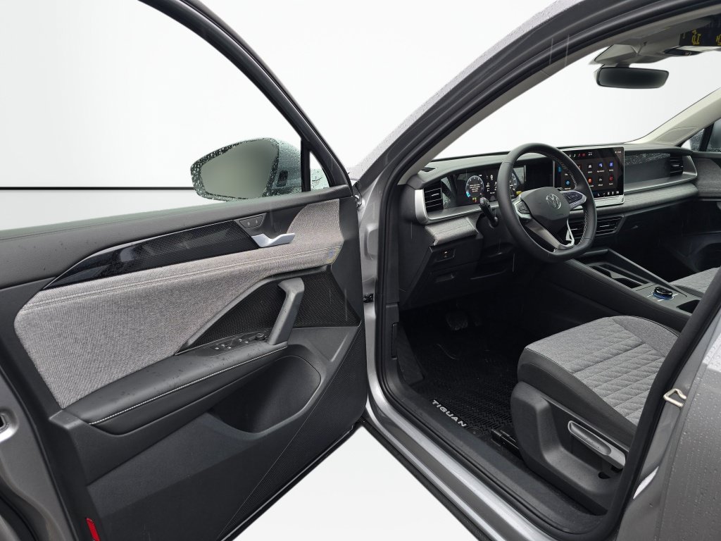 New 2026 Volkswagen Tiguan S AWD/4WD image 32