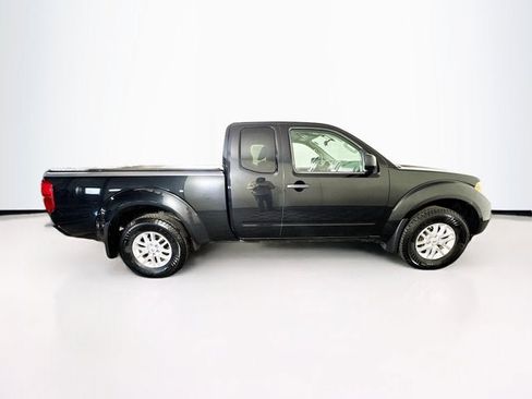 Used 2016 Nissan Frontier SV image 4