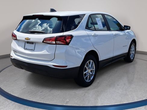 Used 2023 Chevrolet Equinox LS FWD image 5
