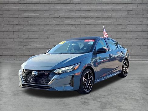 Used 2025 Nissan Sentra SR FWD image 4