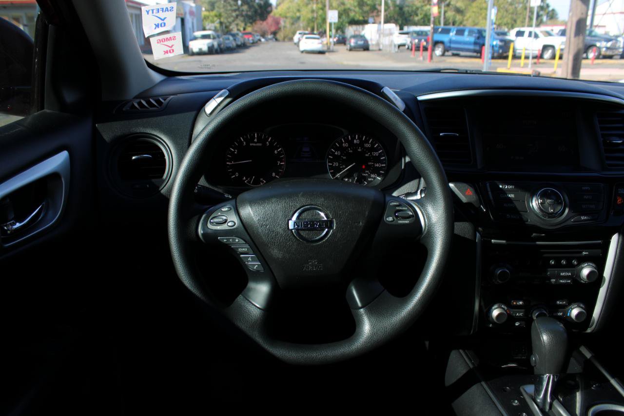 Used 2018 Nissan Pathfinder S AWD/4WD image 9