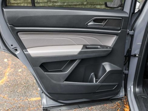 Used 2023 Volkswagen Atlas Cross Sport SEL image 18