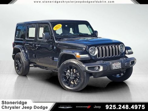 Used 2025 Jeep Wrangler Unlimited Sahara w/ Safety Group image 1
