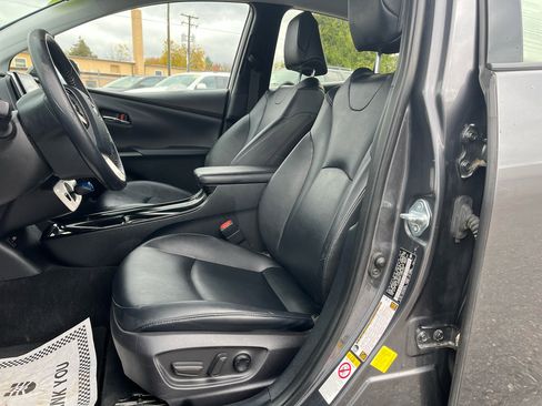 Used 2018 Toyota Prius Prime Premium w/ Carpet Mat Package image 12