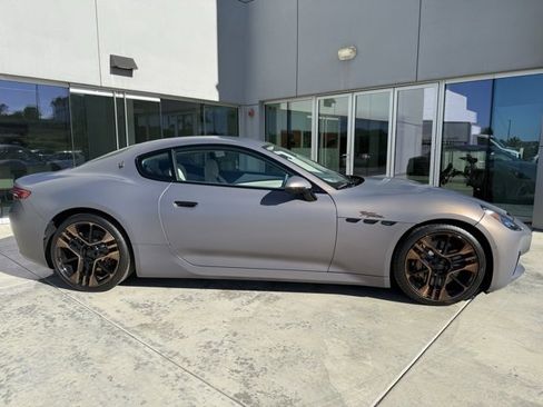 New 2025 Maserati GranTurismo Folgore image 2