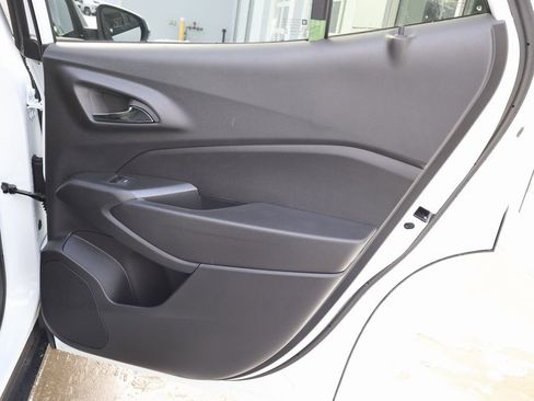 New 2026 Chevrolet Trax LT image 28