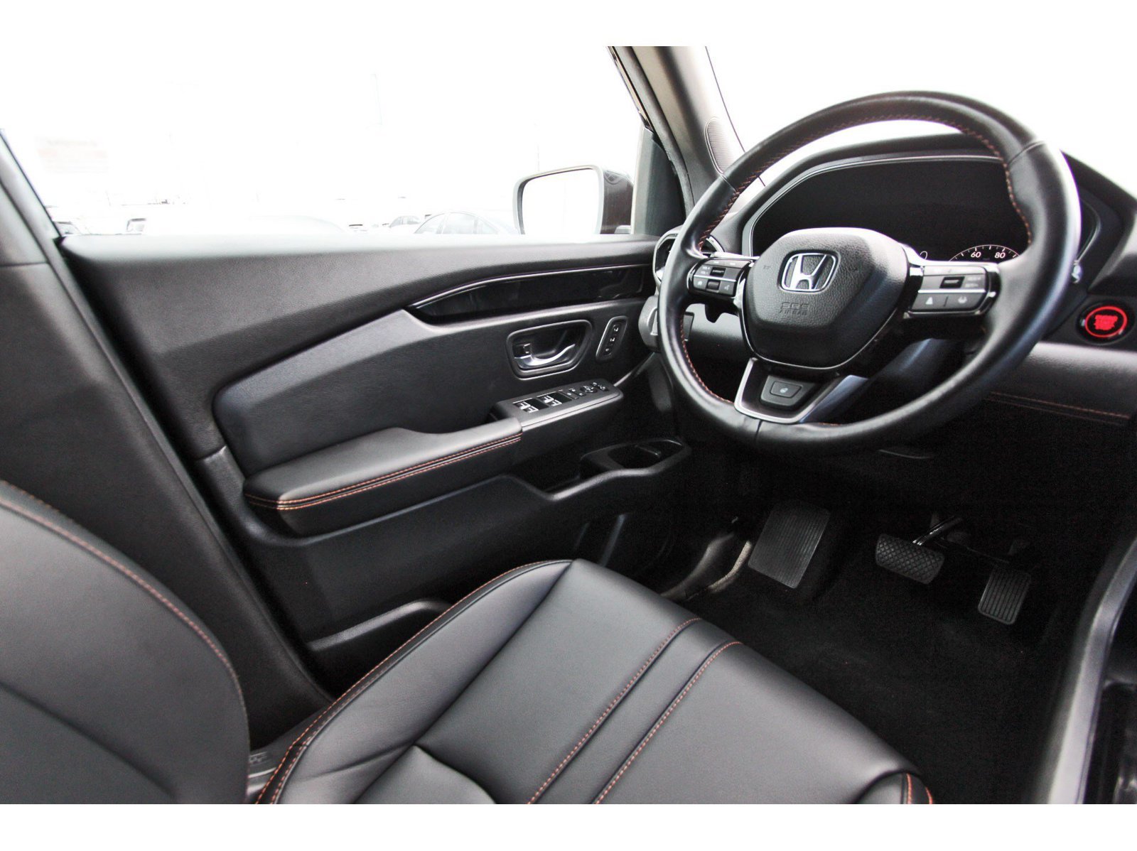 Used 2024 Honda Pilot TrailSport image 9