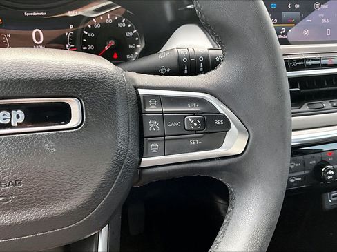 Used 2023 Jeep Compass Limited AWD/4WD image 23