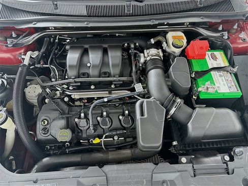 Used 2018 Ford Taurus Limited image 32